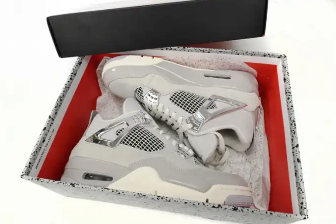 HYPE Jordan Air WMNS AQ9129-001 4 Frozen Moments 0529